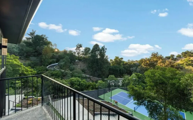 Oak Haven Sanctuary - Grand Estate With Pool, Guest House & Scenic Views