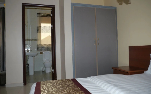 Rosaline Suites Hotel