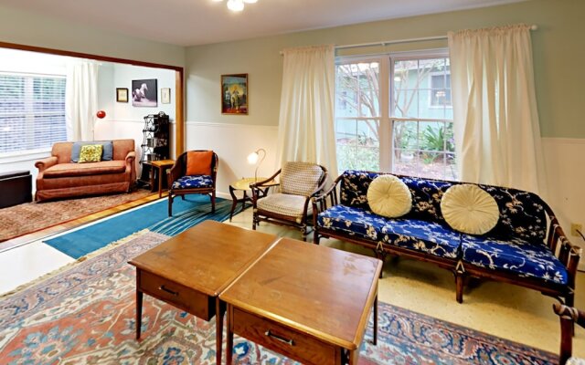 3BR 2BA Brentwood Home by RedAwning