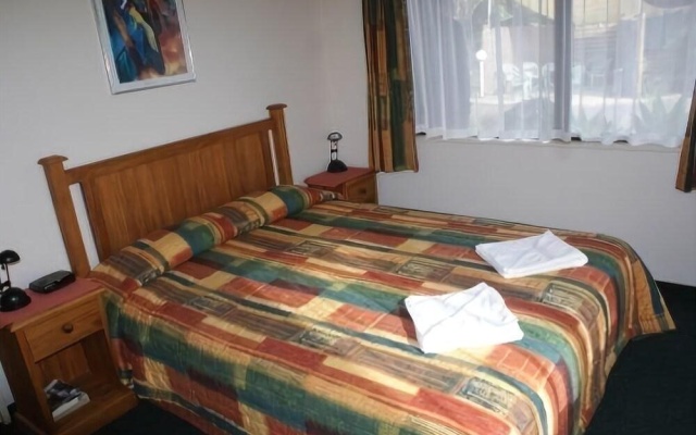 Cottage Park Motor Lodge and Conference Centre – Guest Rooms – Otaki