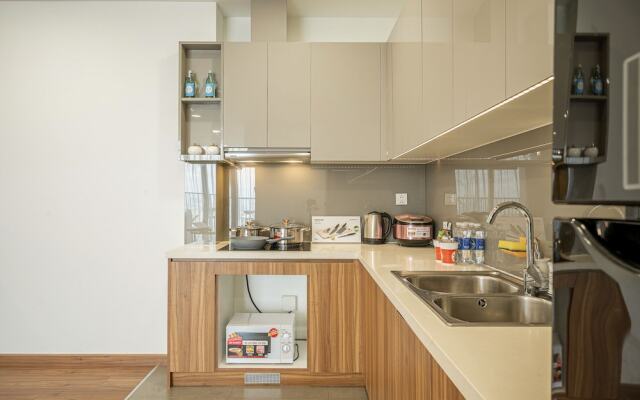 Eco Green Saigon Luxury Apartment Hotel