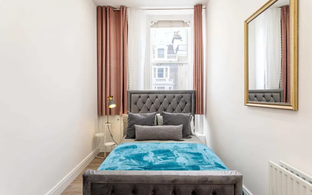 Charming Chelsea Flat