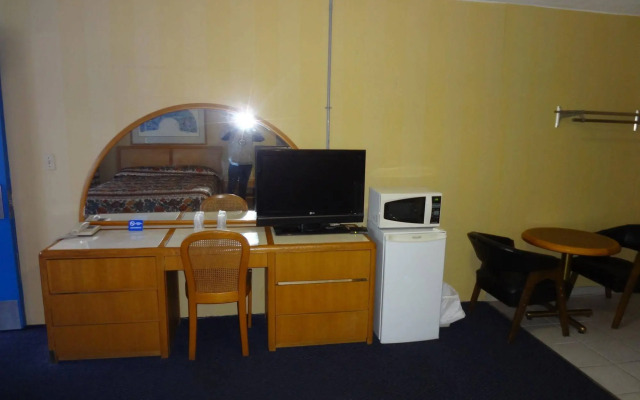 Advance Inn