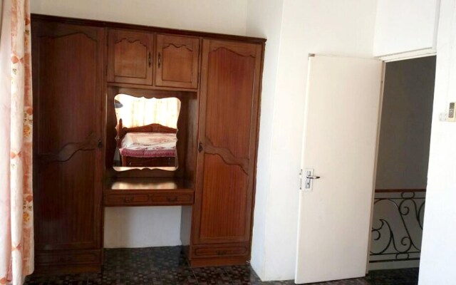 House With in Pereybere With Pool Access and Enclosed Gard
