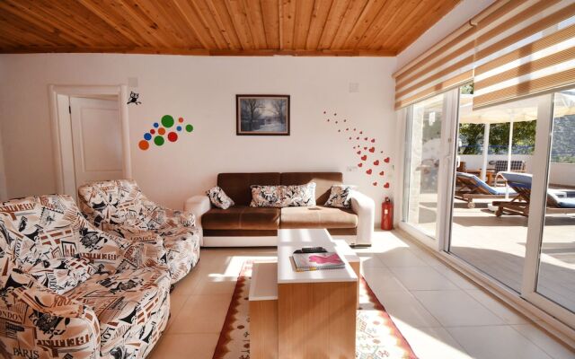 Villa Begum by Helaltatilvillari