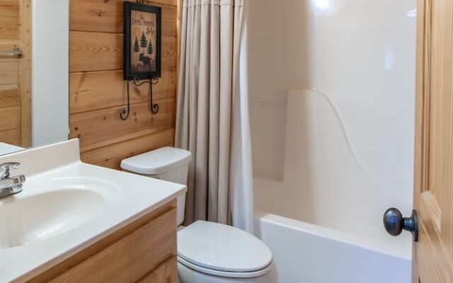 SmokyStays 5 Bedroom Cabin