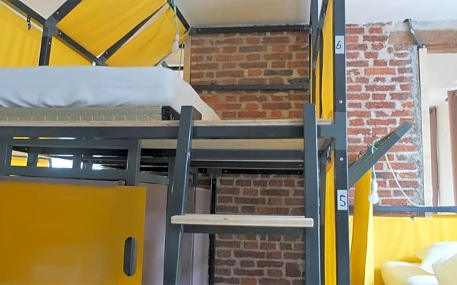 La Maison Rouge - Backpacker Hostel