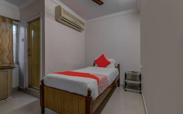 Oyo 14323 Anupama Hotel