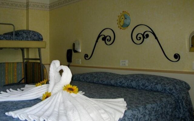 Hotel Holiday