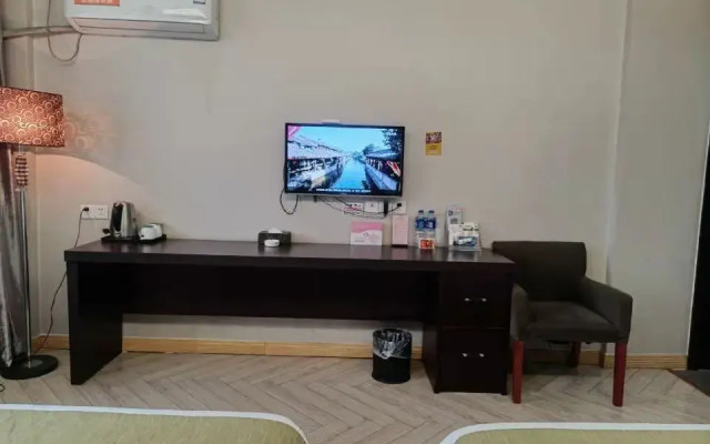 Durian Candy Hotel (Zhuji Diankou Town Passenger Station)