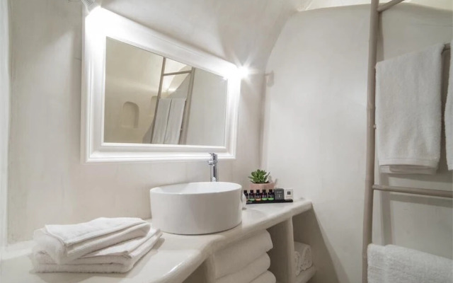 Globe Suites