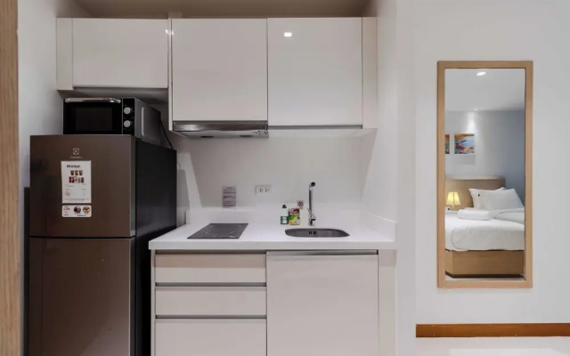 Ocean Breeze1BR Steps from the Sea C244