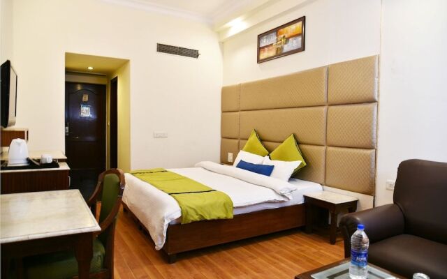 Hotel Shiraz Castle