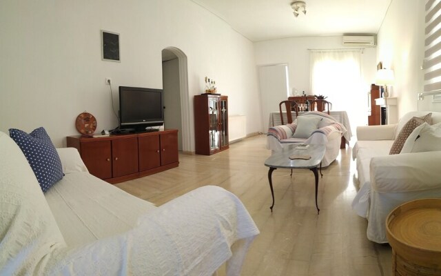 Charming 2-bed Vacation House in Lagonisi Attikis