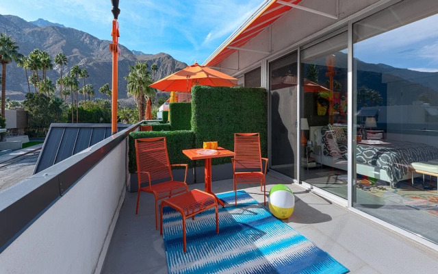 The Twist Palm Springs