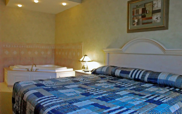 Holiday Inn Express Hotel & Suites Boston-Marlboro by IHG