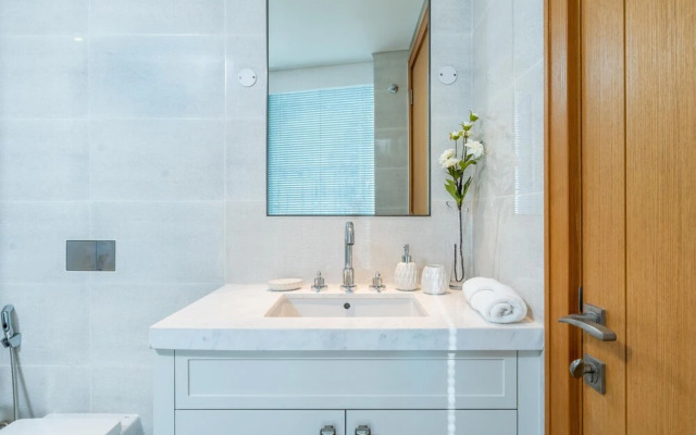 Whitesage - Modern and Unique Apartment with Fountain Views