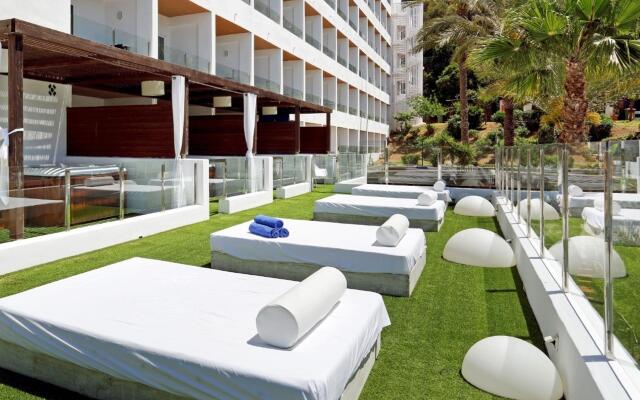 Palladium Hotel Cala Llonga - Adults Only