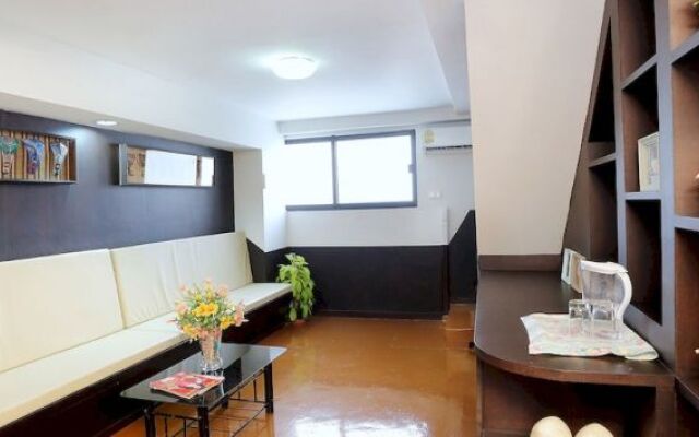 Baan Namtarn Guest House