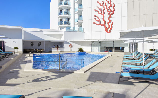 Universal Hotel Perla