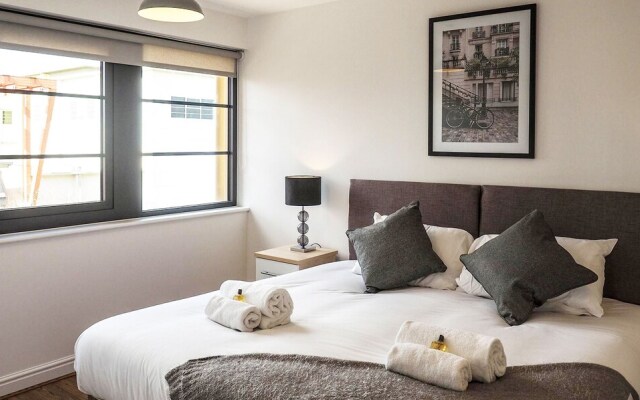 Continental Apartments at Wallis Square with Parking, WiFi & Netflix