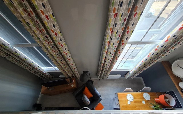 Charming 1-bed Apartment in Newark