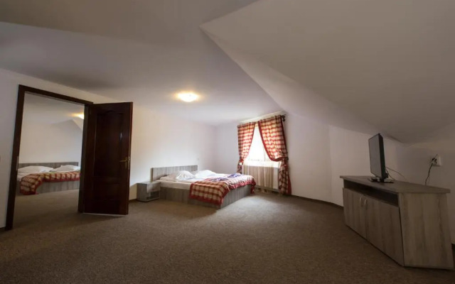 Complex Craiasa Muntilor Moieciu