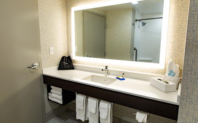 Holiday Inn Express Columbus-Dublin, an IHG Hotel