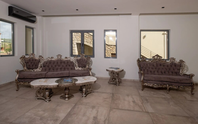 Imathoessa Hotel