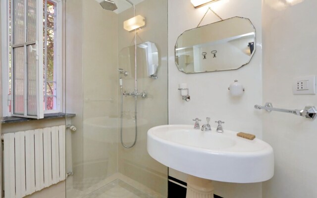 Art Deco Terrace Apartment