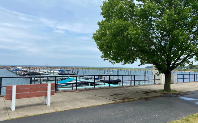 Clarion Hotel Conference Center on Lake Erie