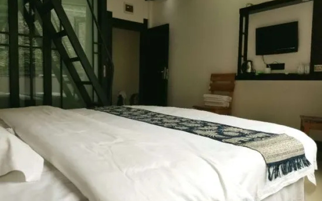 Yinxiang Xijiang Resort Hotel