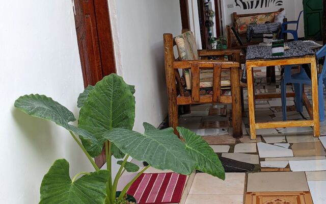 Zanz 14 Beach Bungalow