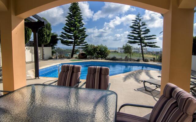 Villa Thea