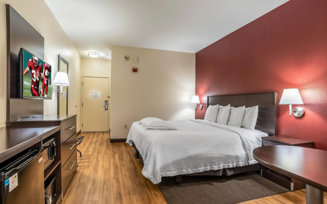 Red Roof Inn PLUS+ San Antonio Downtown - Riverwalk