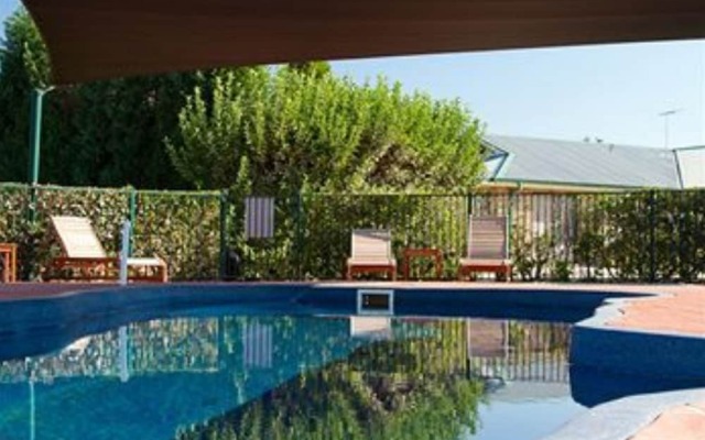 Potters Apartments