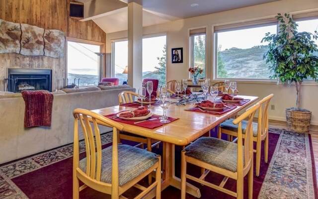 1117 Lowell Avenue 4 Bedroom Condo