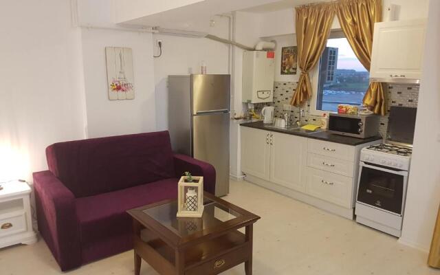 Airport Residence 2