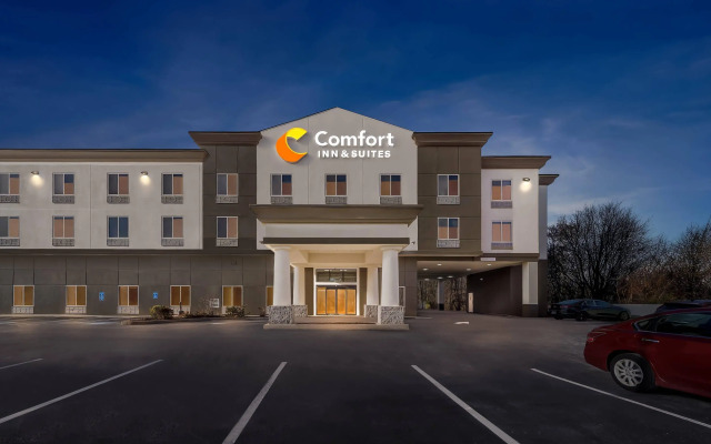 Comfort Inn & Suites Plainville-Foxboro