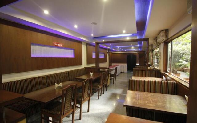 Capital O 74586 Lakme Executive