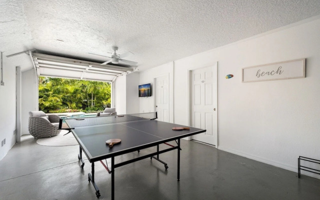 Bean Point Bliss 3 Bedroom Home by RedAwning