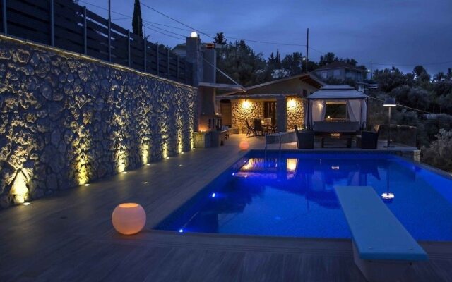 Luxurious Villa Kastro