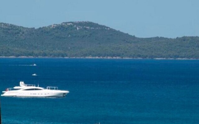 Cosy Apartment in Zadar With Balcony