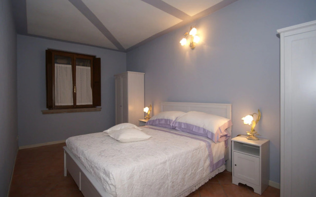 Snug Apartment in Monticelli Brusati near lake Iseo