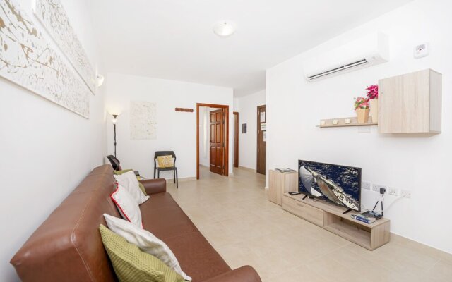 Summer Breeze Superior Apartment with Terrace by Getaways Malta