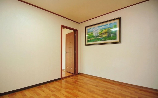 Songnisan Mountain White