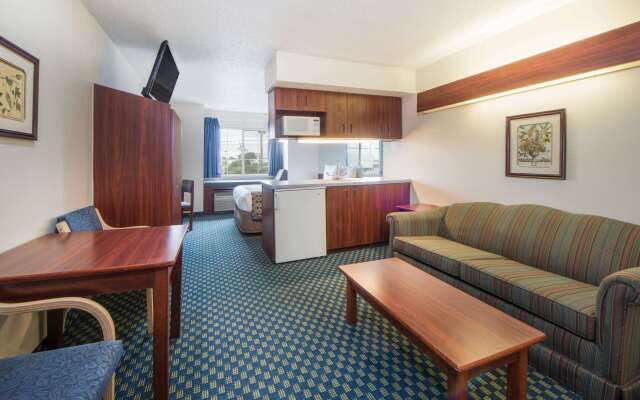 Microtel Inn & Suites by Wyndham Tulsa/Catoosa Route 66