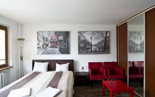 Goodnight Warsaw Apartments Prozna