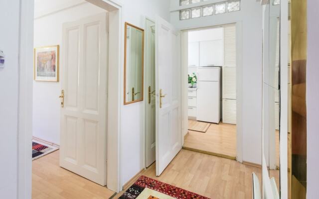 Spacious 2bdr Apartment on Tkalciceva Street