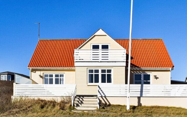Scenic Holiday Home in Ringkøbing Near Sea